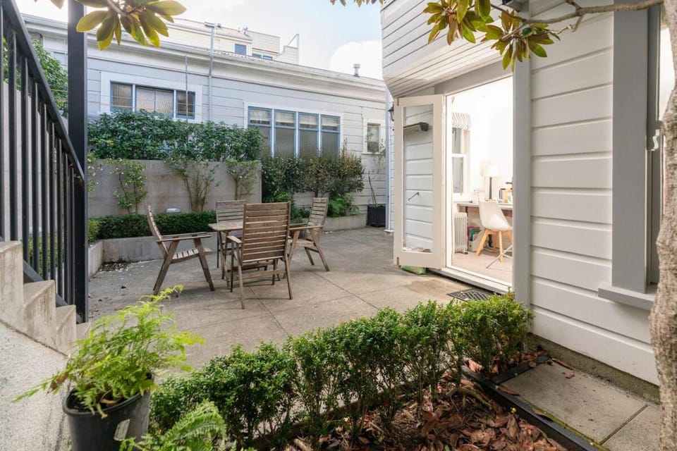 A Central City Historic Escape Apartment in Wellington