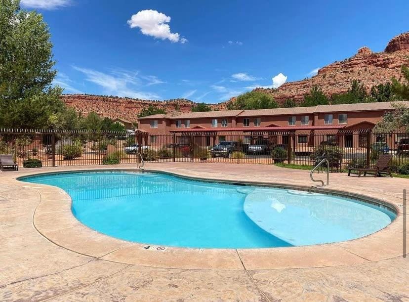 Kanab Townhome Pool and Hot Tub Pets OK House in Kanab