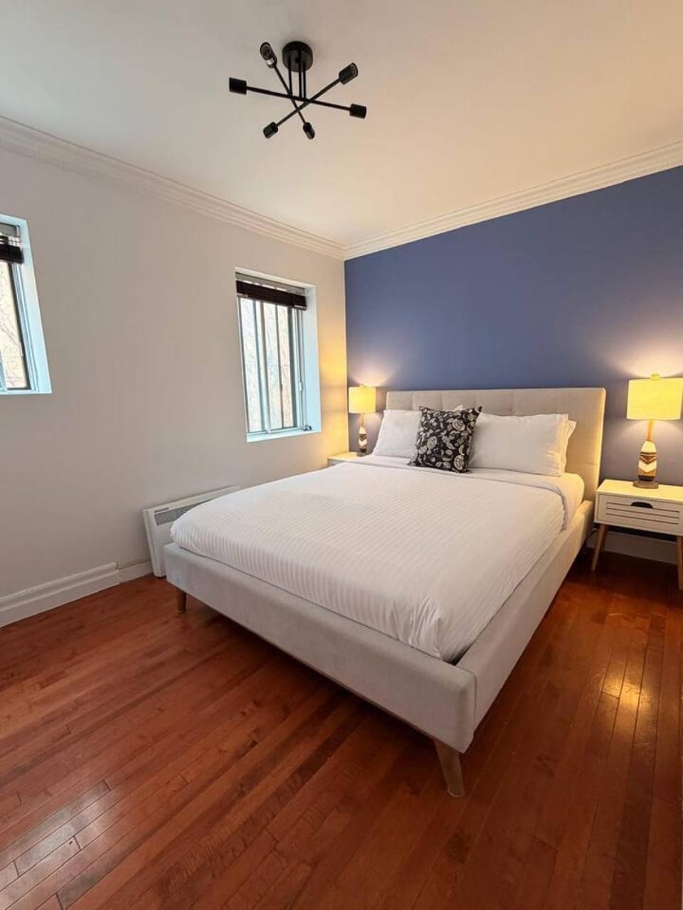 Maison Des Jardins B & B Bed and Breakfast in Laval