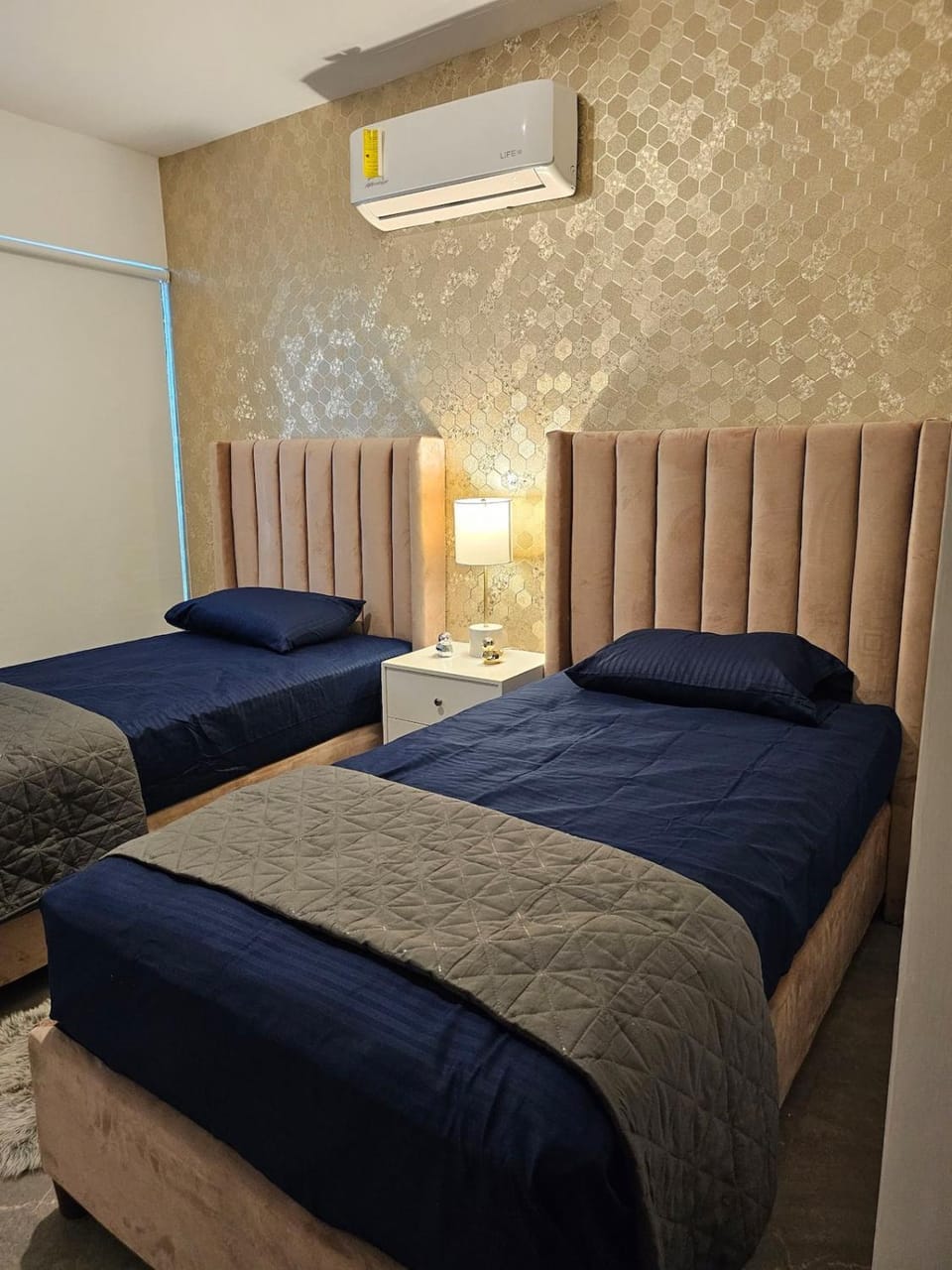 Bed, TV and multimedia, Bedroom, air conditioner