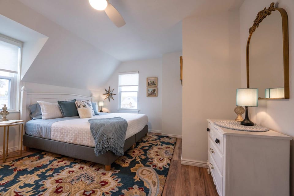 Stunning Historic Home Lots of Space In Town House in Kanab