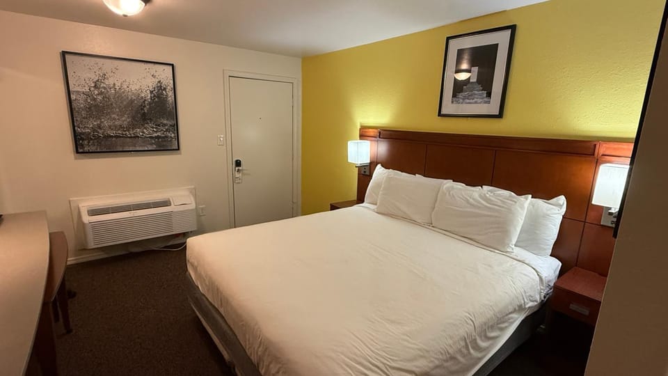 Lakeshore Inn Water Front Inn in Moses Lake