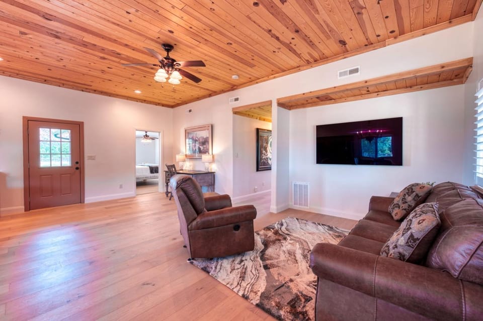 Sequoia Homestead in Kanab Pets OK Heated Pool House in Kanab