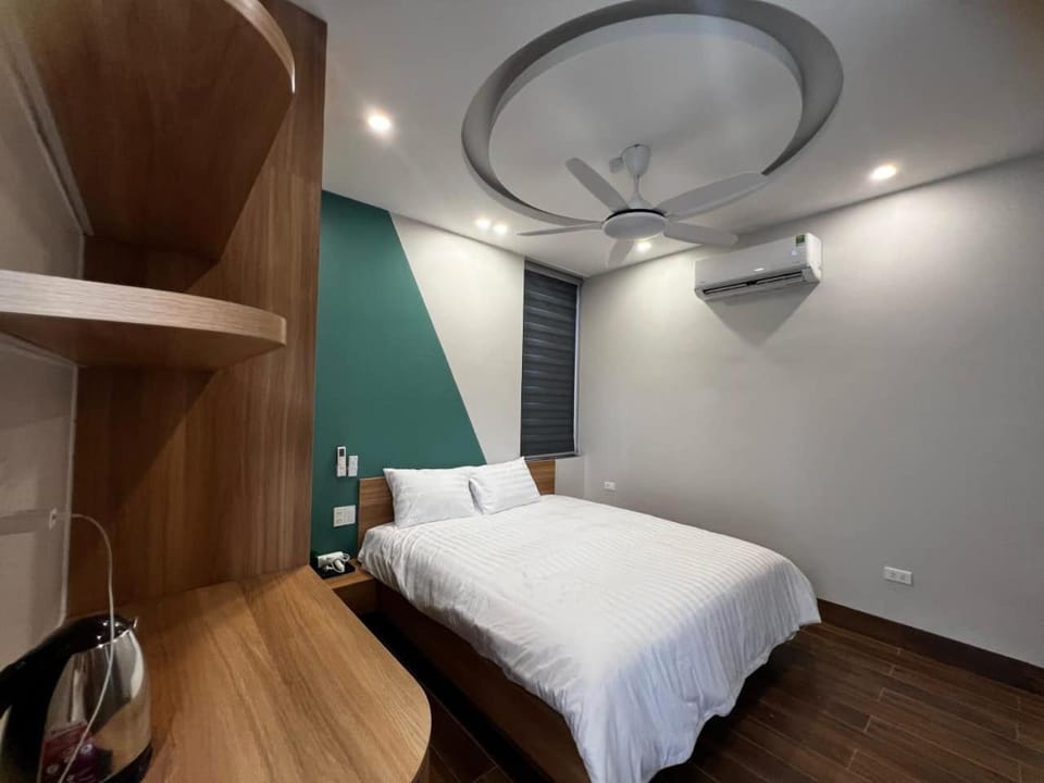 Bed, Bedroom, air conditioner