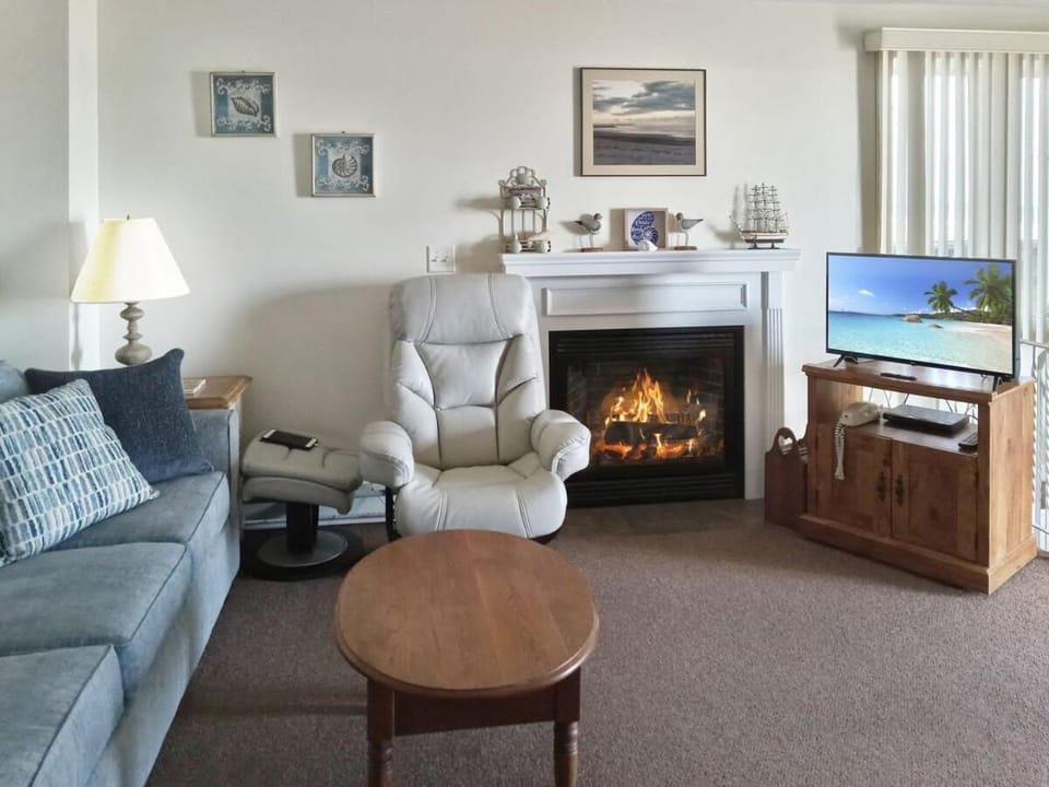 Sea Breeze W007 Wonderful Beachfront Oceanfront property for the whole family 1897 House in Wells