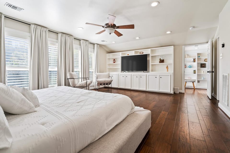 Highland Village Little Haven Villa in Harris County