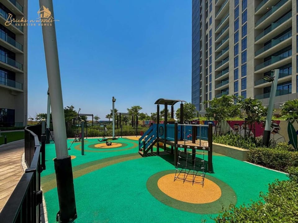 Elegant Sunset View 3BHK 7pax House in Dubai