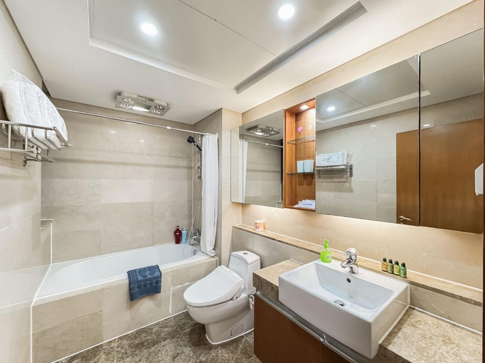 Shower, Toilet, Bathroom, Bath, towels