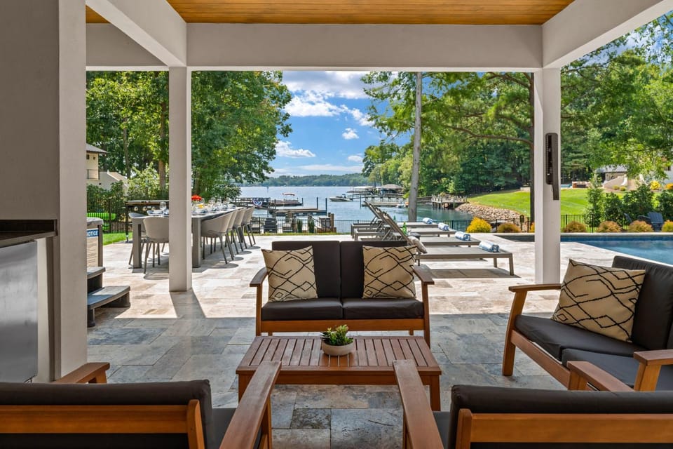 Shoreline on Stonemarker wHeated Pool Game Room 1421 House in Westport