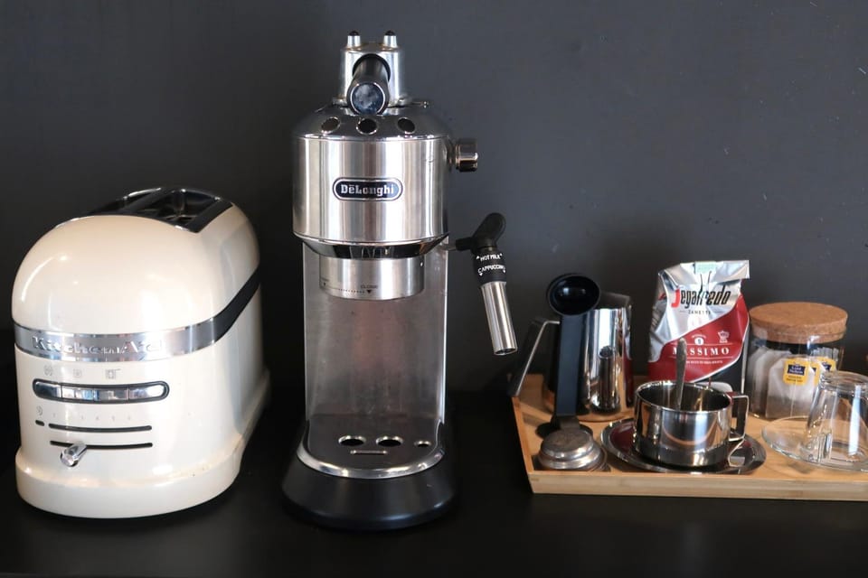 Communal lounge/ TV room, Coffee/tea facilities, toaster