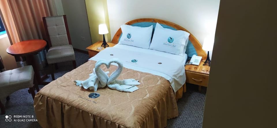 Bed, towels