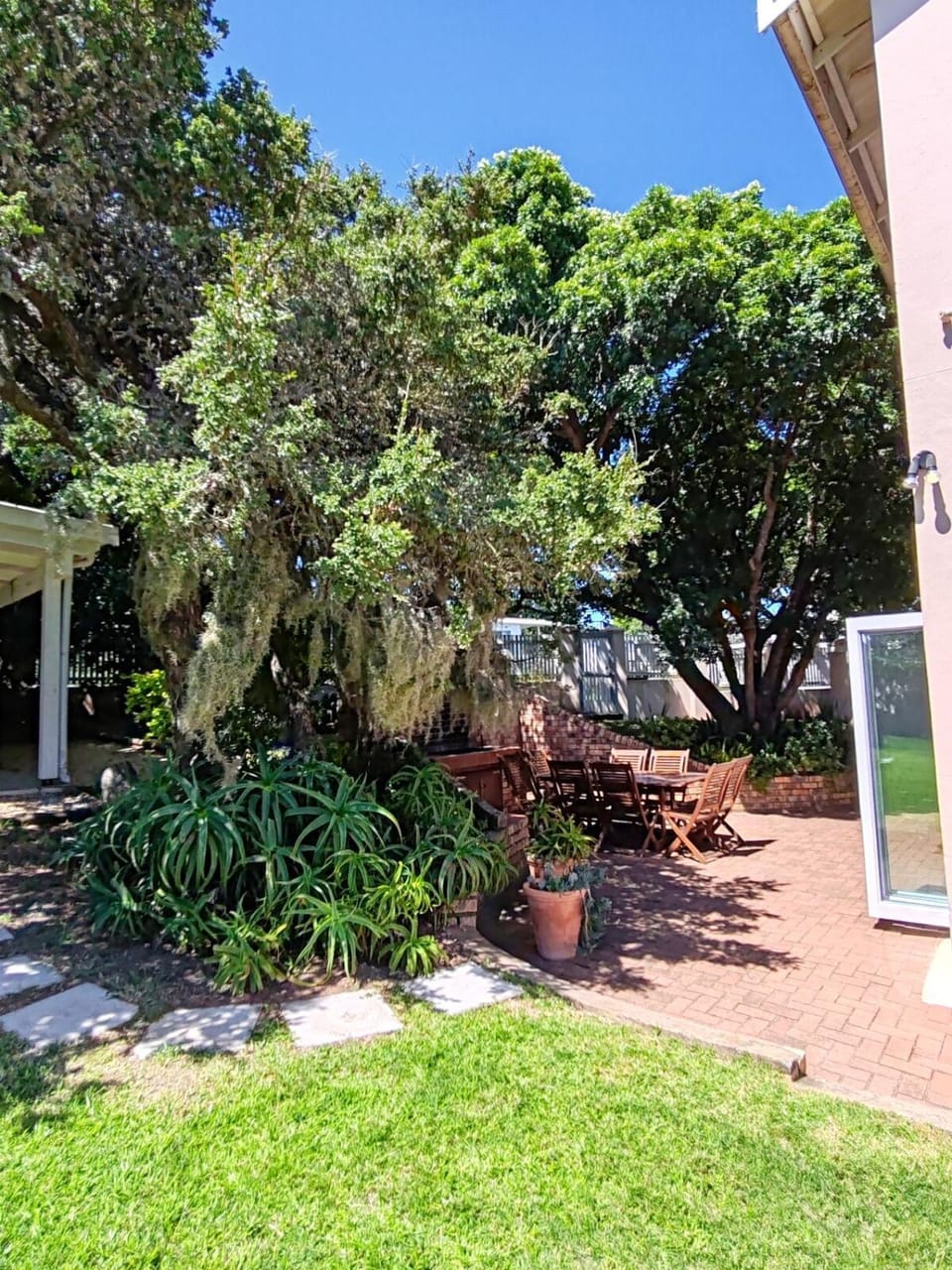 House Clarke Big, Beautiful & Beach Ready House in Eastern Cape