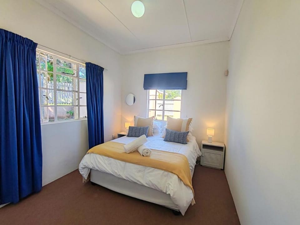 House Clarke Big, Beautiful & Beach Ready House in Eastern Cape
