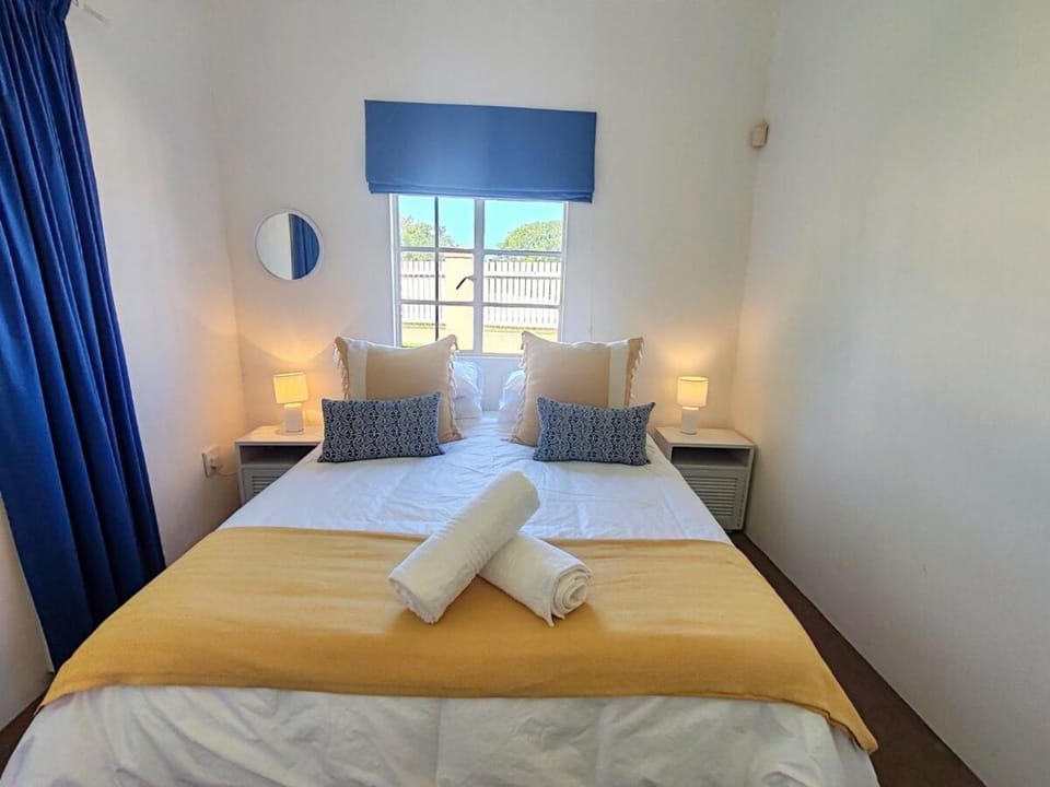 House Clarke Big, Beautiful & Beach Ready House in Eastern Cape