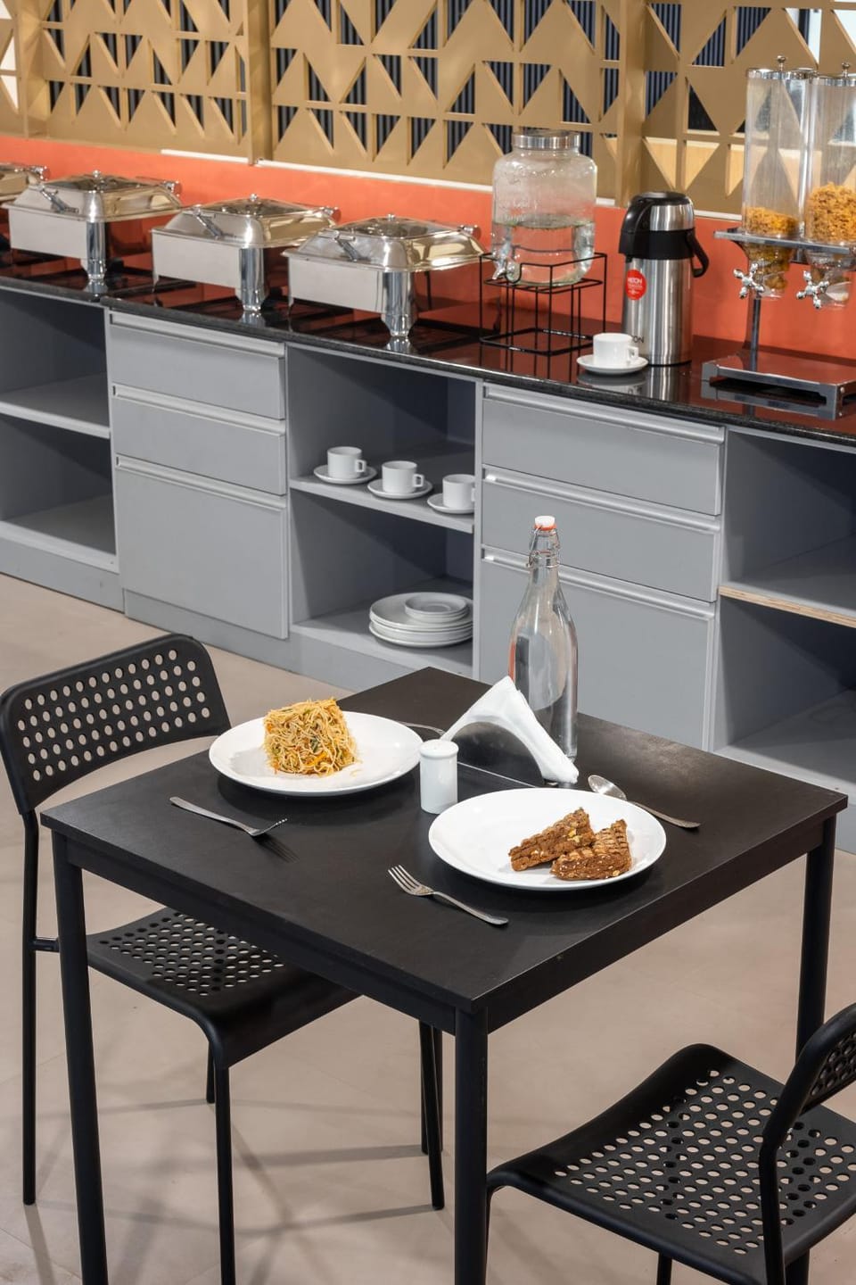 Restaurant/places to eat, Dining area, Food, Breakfast, Lunch, Dinner