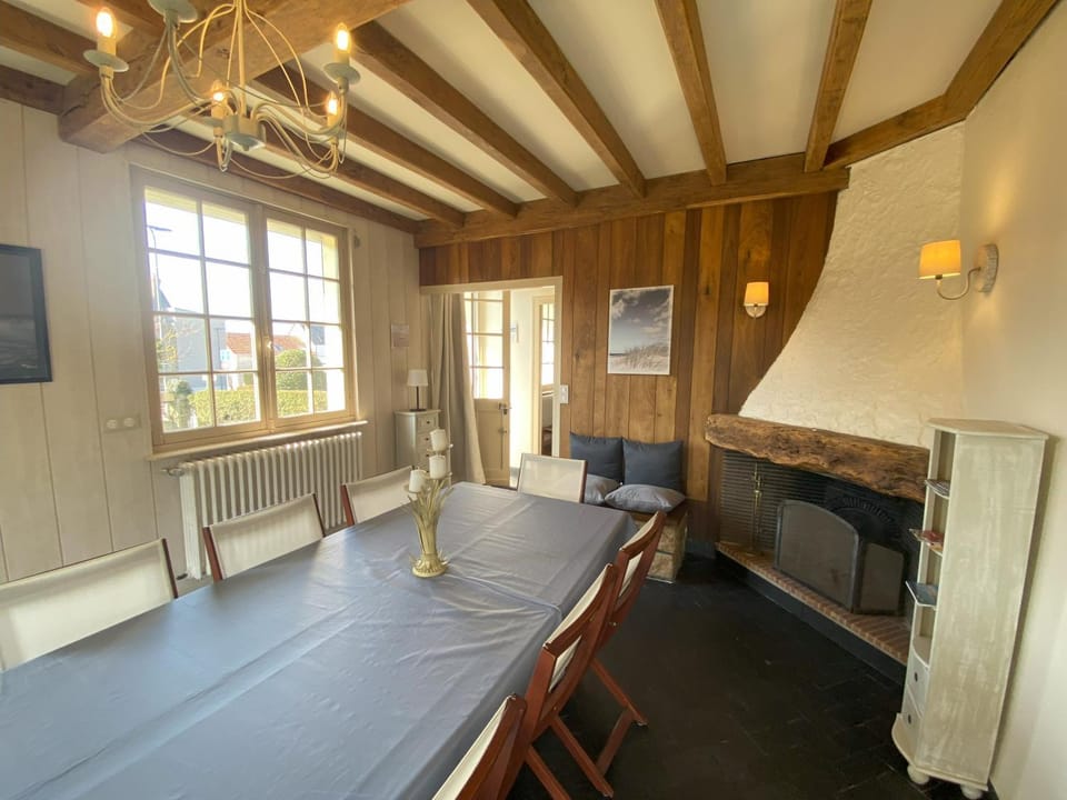 Le Moulin House in Saint-Pair-sur-Mer