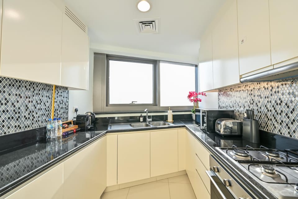 Kitchen or kitchenette, Family, microwave, stove, toaster