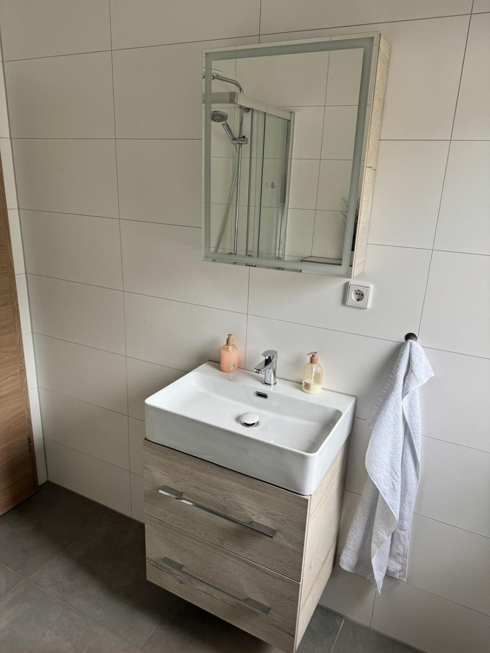 Bathroom, towels