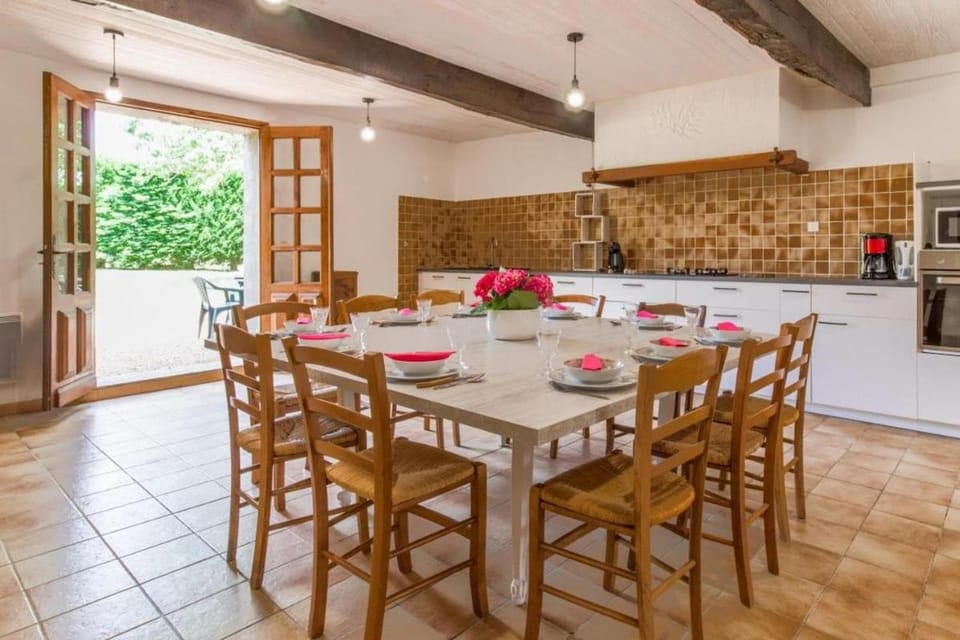 Kitchen or kitchenette, Kitchen or kitchenette