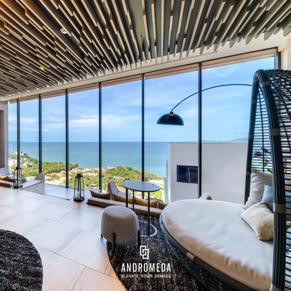 Breath Taking Sea View - Luxury Living Apartment in Pattaya City