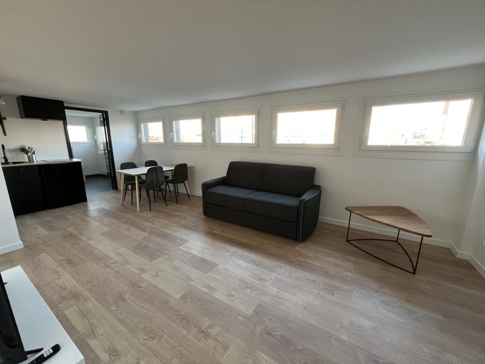 Communal lounge/ TV room, Living room