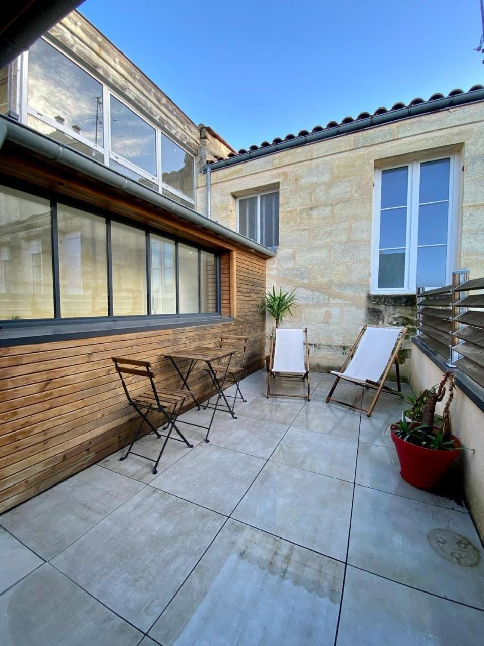 Superbe Appartement avec Terrasse en Centre Ville Apartment in Bordeaux