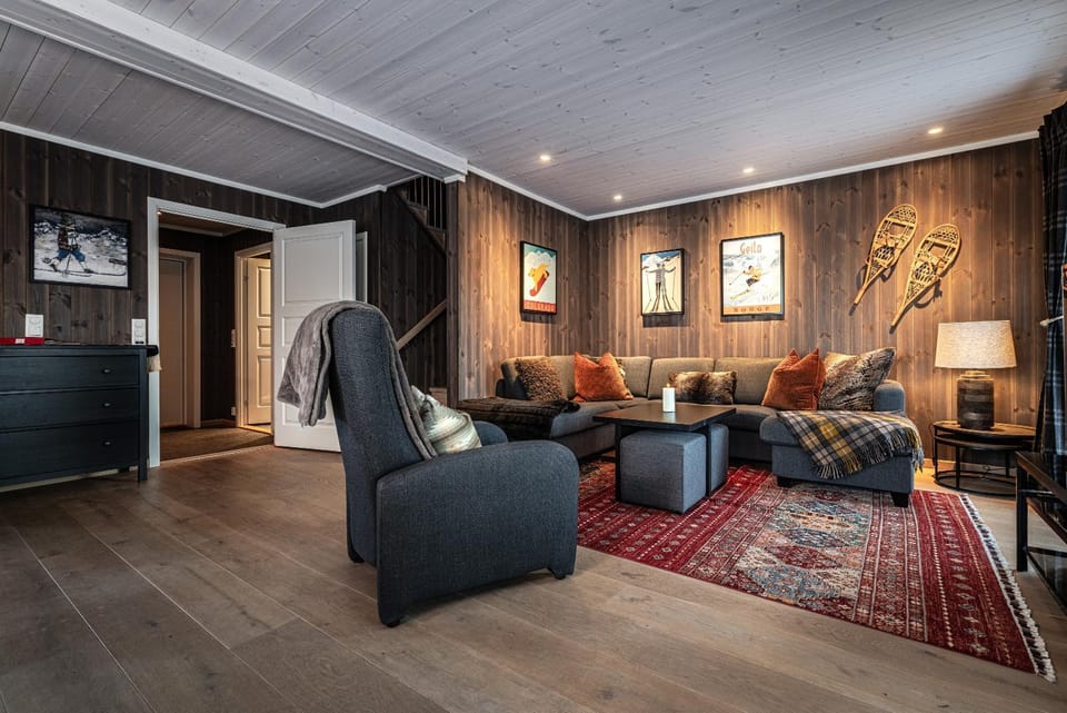 Living room, Seating area