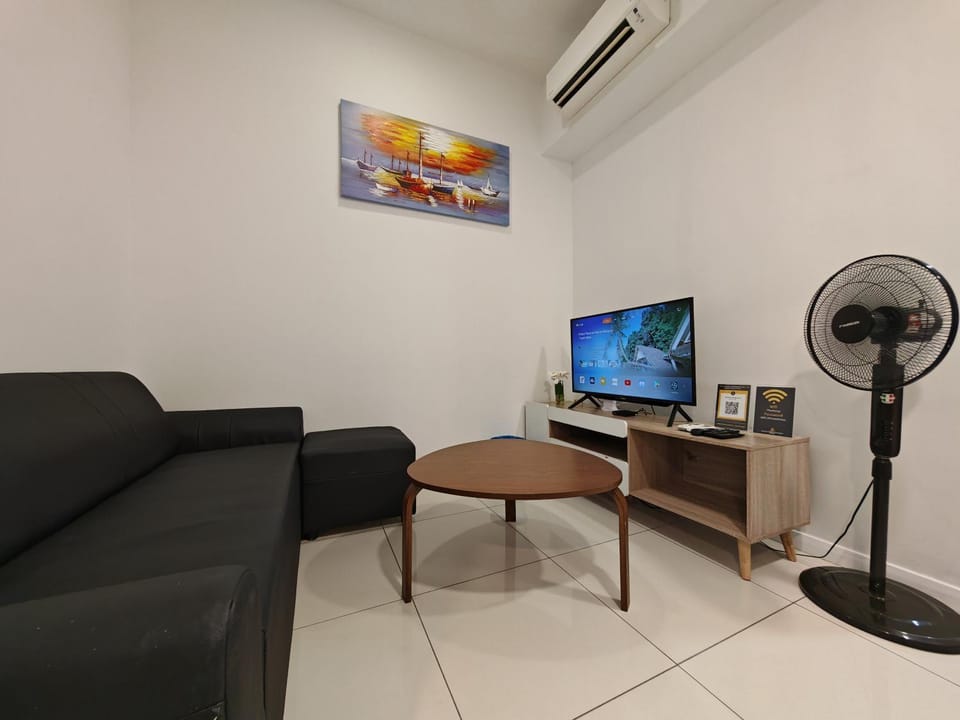 TV and multimedia, Living room, Seating area, air conditioner