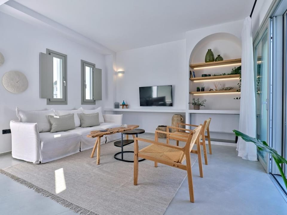 The bright and elegant Villa Akira Villa in Naousa
