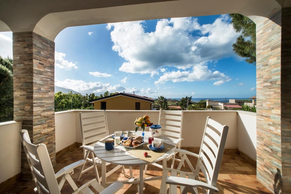 View (from property/room), Balcony/Terrace
