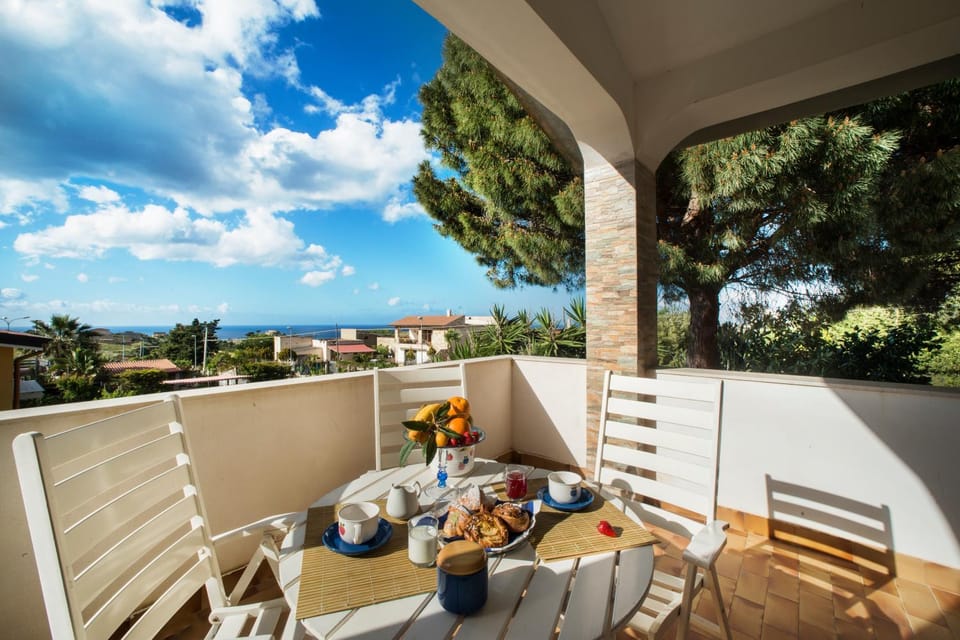 Natural landscape, View (from property/room), Balcony/Terrace, Sea view