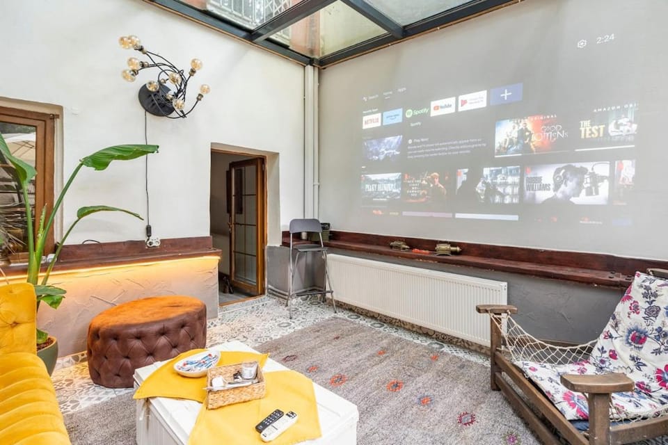The Arthaus - Private Garden Triplex House in Istanbul