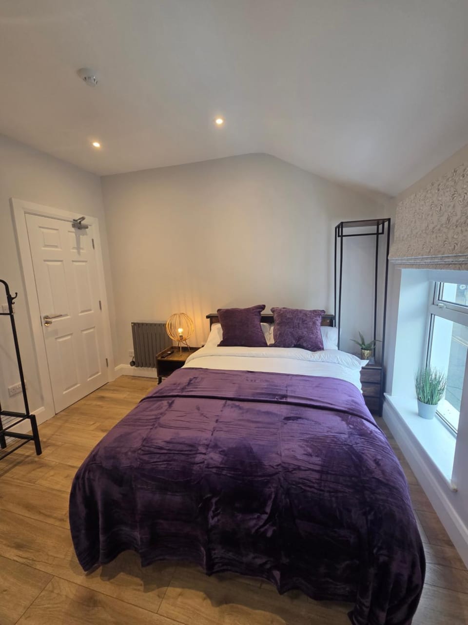 Bed, Photo of the whole room, Bedroom, wardrobe