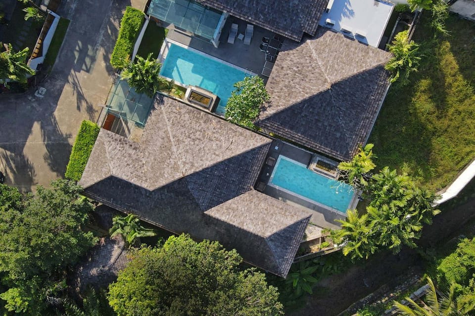 Property building, Bird's eye view, Swimming pool