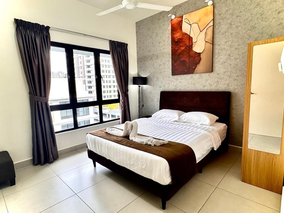 Bed, Photo of the whole room, Bedroom, towels, air conditioner