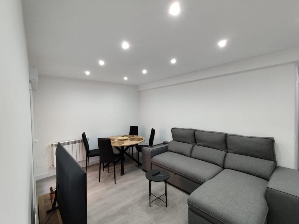 Apartamento luminoso en el centro de Oviedo reformado y cómodo Apartment in Oviedo