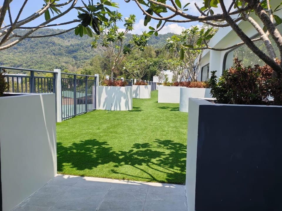 Balcony/Terrace, Mountain view