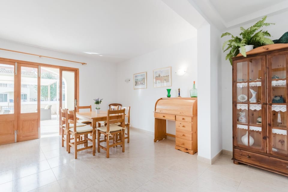 Laguito House in Raiguer