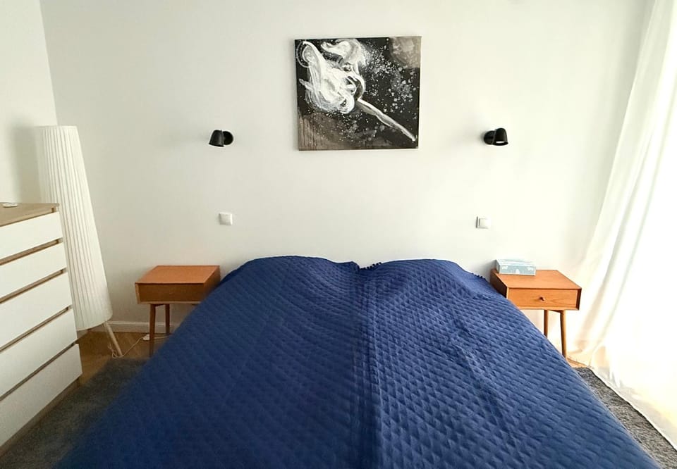Bed, Photo of the whole room, Bedroom, flat iron, dryer