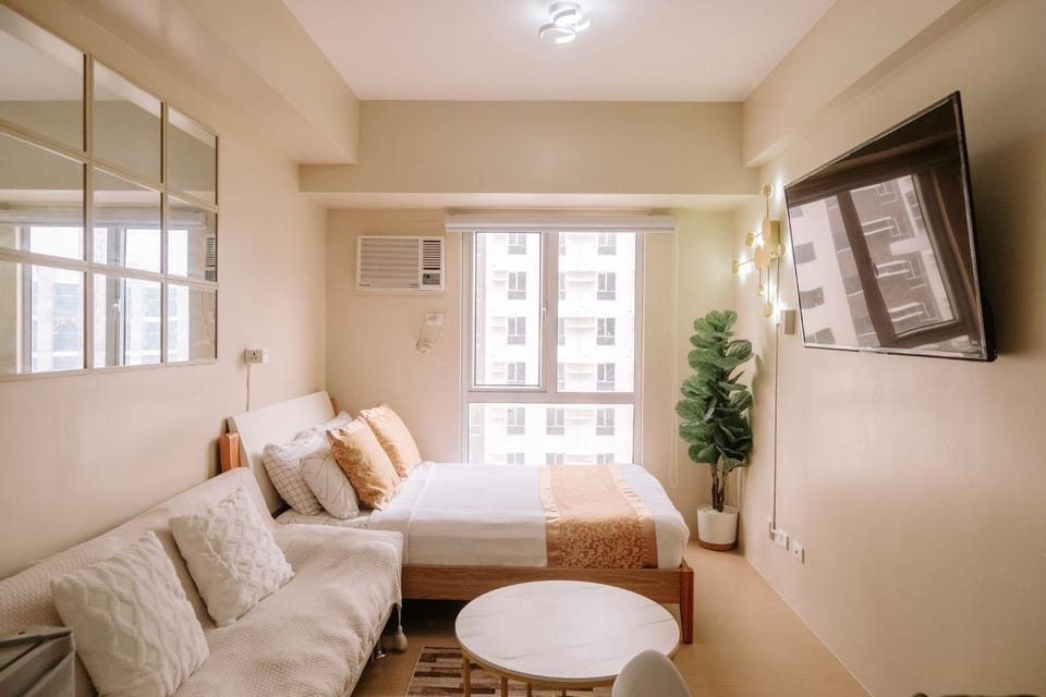 Bed, Living room, Bedroom