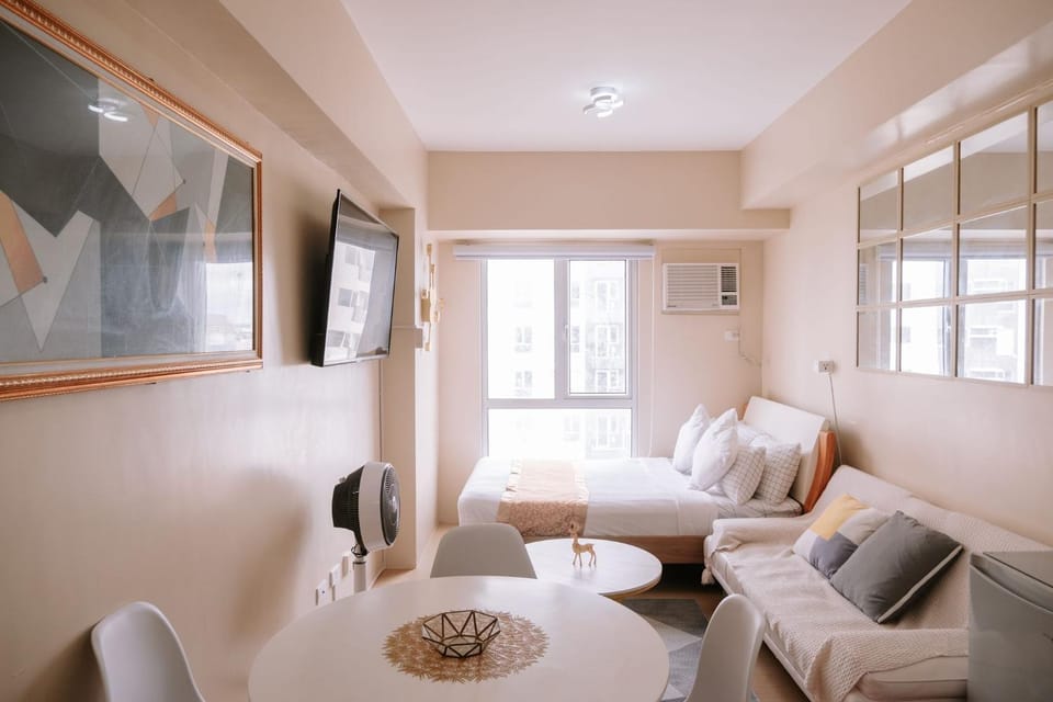 Bed, Living room, Bedroom