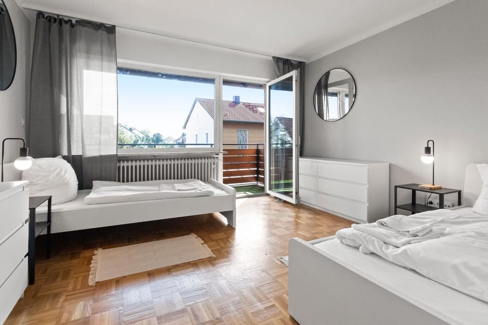 Photo of the whole room, Bedroom
