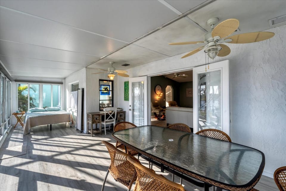 South Gulf Cove 2 Bedroom Canal Pool Home House in South Gulf Cove