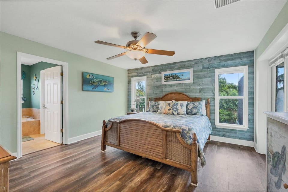 South Gulf Cove 3 Bedroom Canal Pool Home House in South Gulf Cove