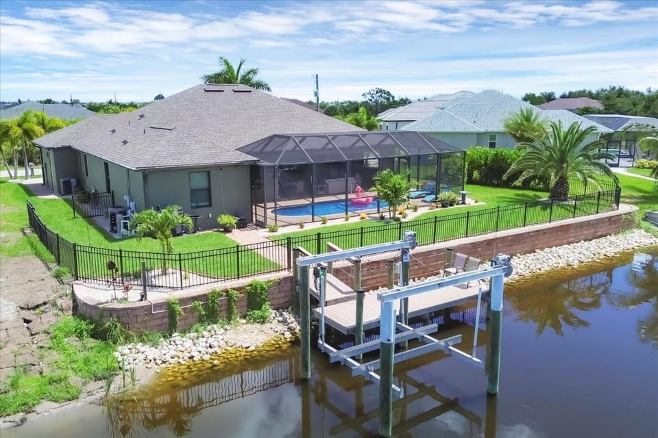 South Gulf Cove 3 Bedroom Canal Pool Home House in South Gulf Cove