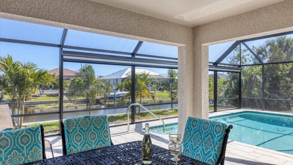 South Gulf Cove 4 Bedroom Home with Private Pool and Work from home setup House in South Gulf Cove