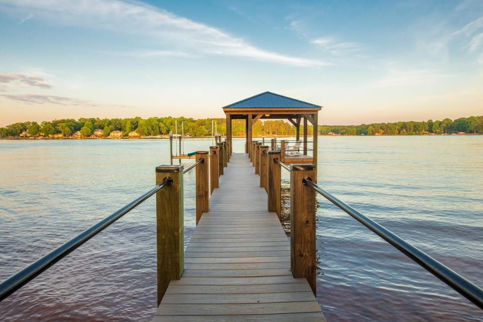 Southern Sunrise Covered Dock & Optional Boat Rental House in Mooresville
