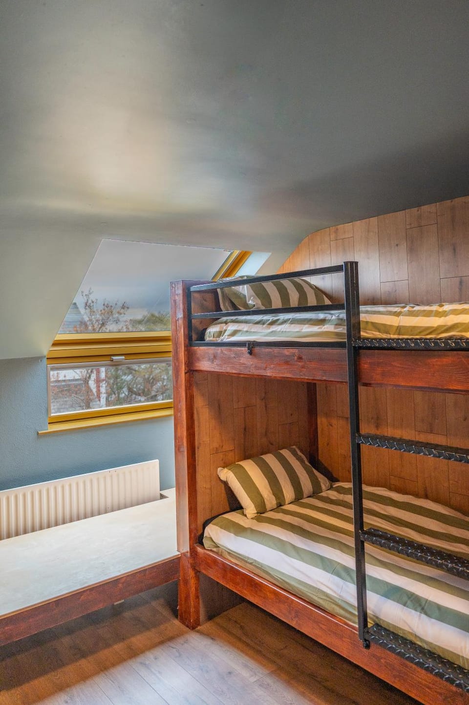 bunk bed