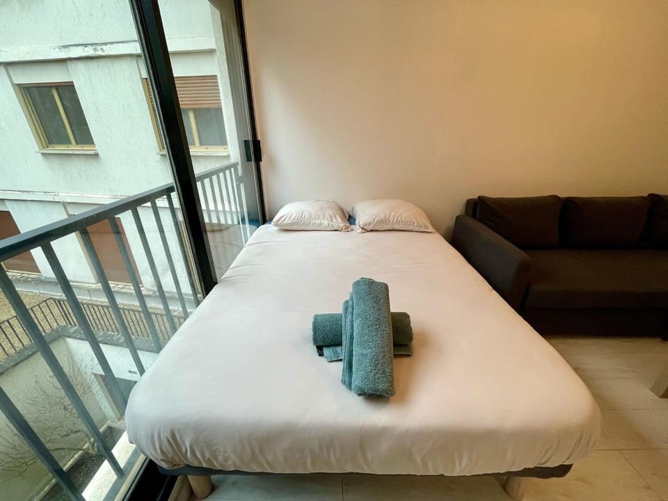 Bed, Photo of the whole room