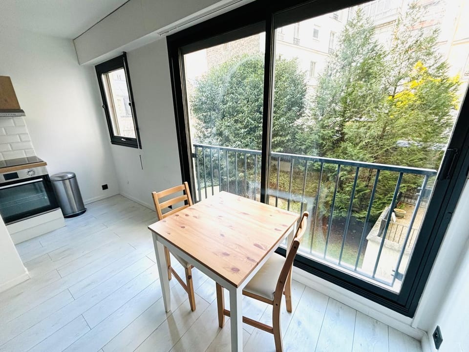 Day, View (from property/room), Dining area